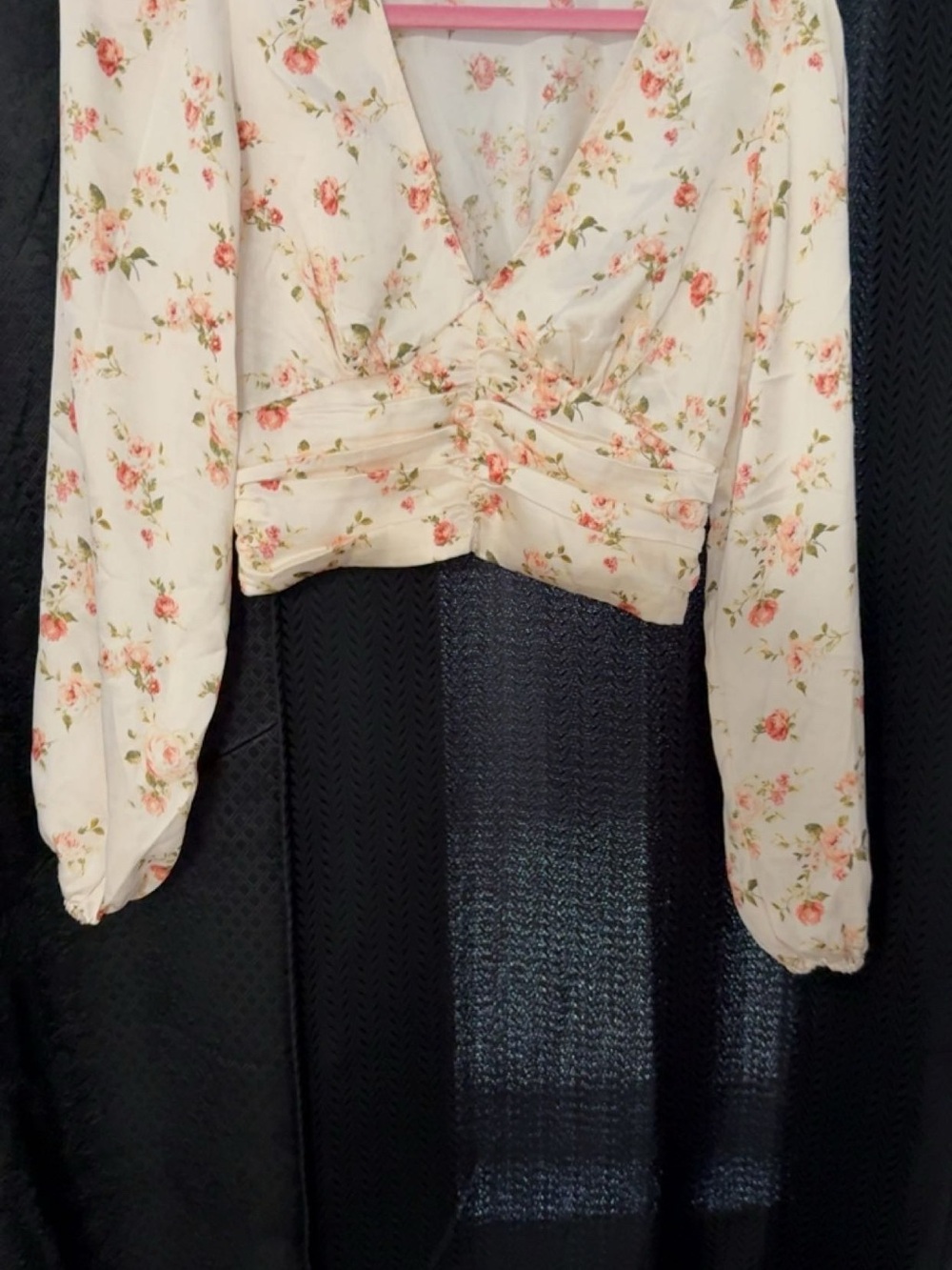 Forever 21 Cream Floral Ruched V-Neck Crop Top with Pink Rose Print